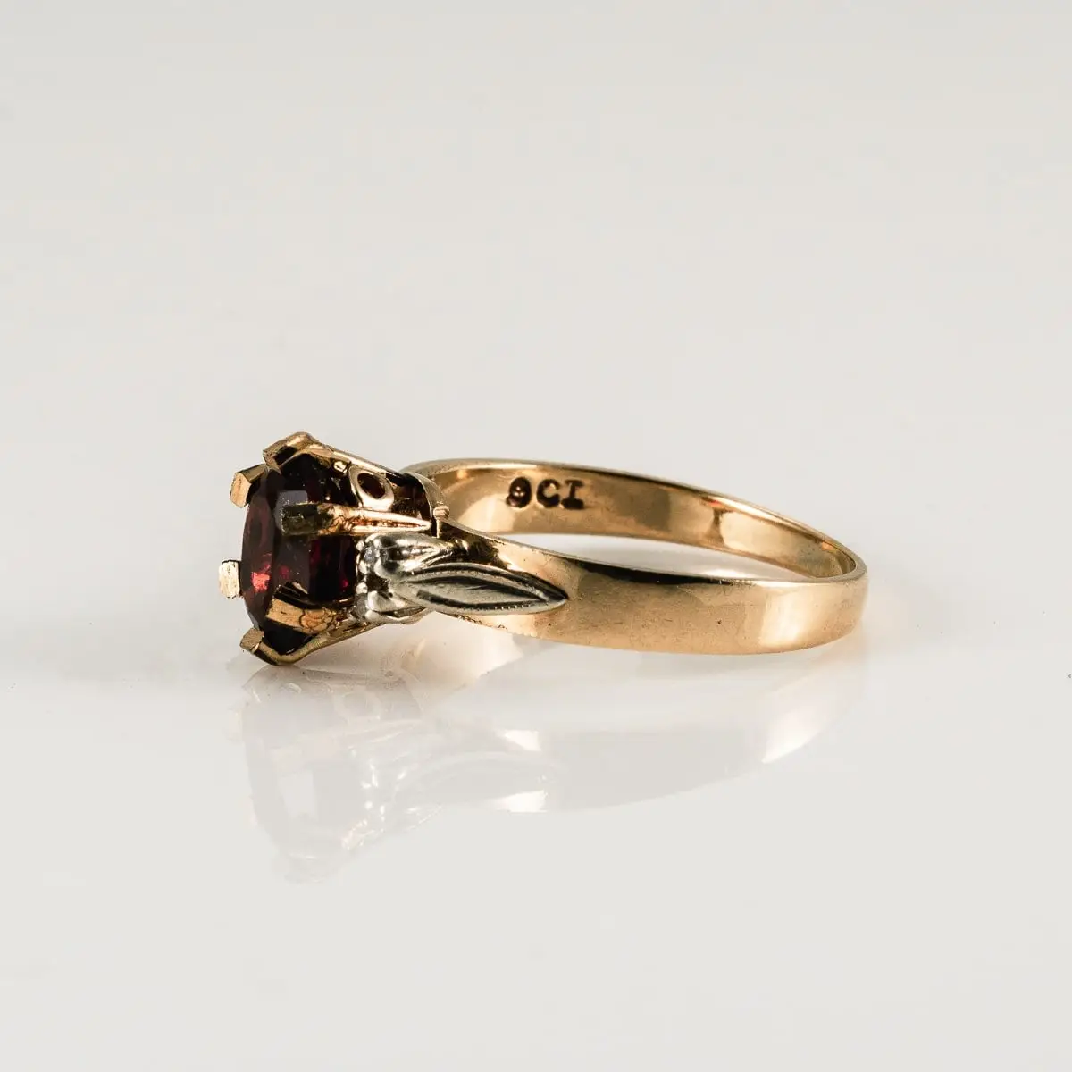 Garnet ring during claw rebuilding